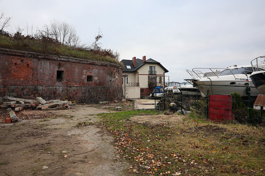 Бастион и порядок: в «Литве» провели первый субботник (фото)