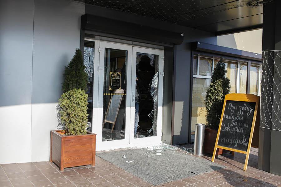 В Калининграде в ресторане «Тетка Фишер» неизвестные с битами напали на посетителей (+фото)