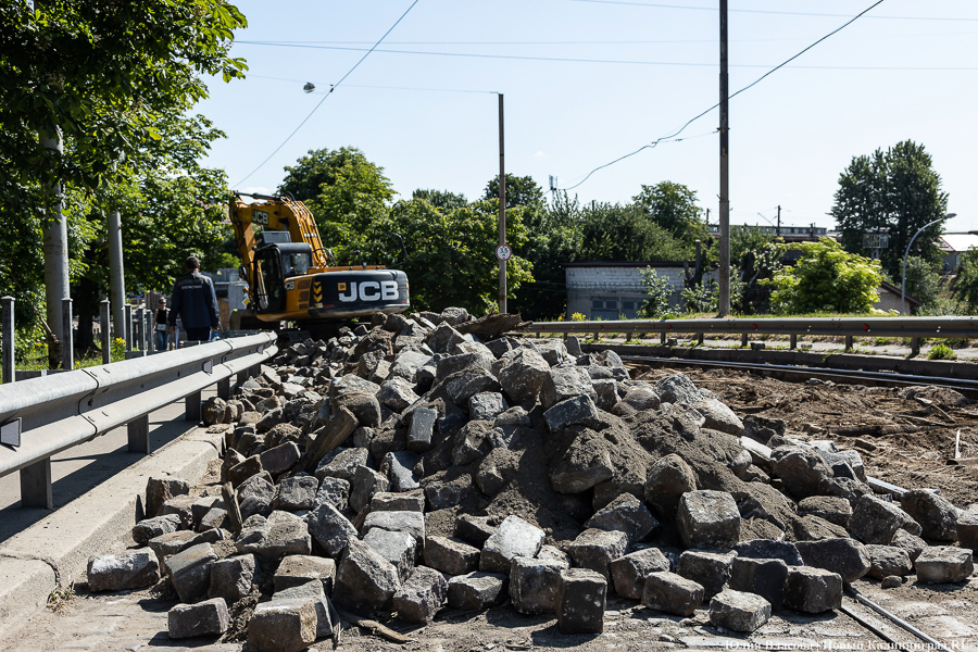 Останется с одним тротуаром: в Калининграде до августа закрыли мост на Суворова (фото)