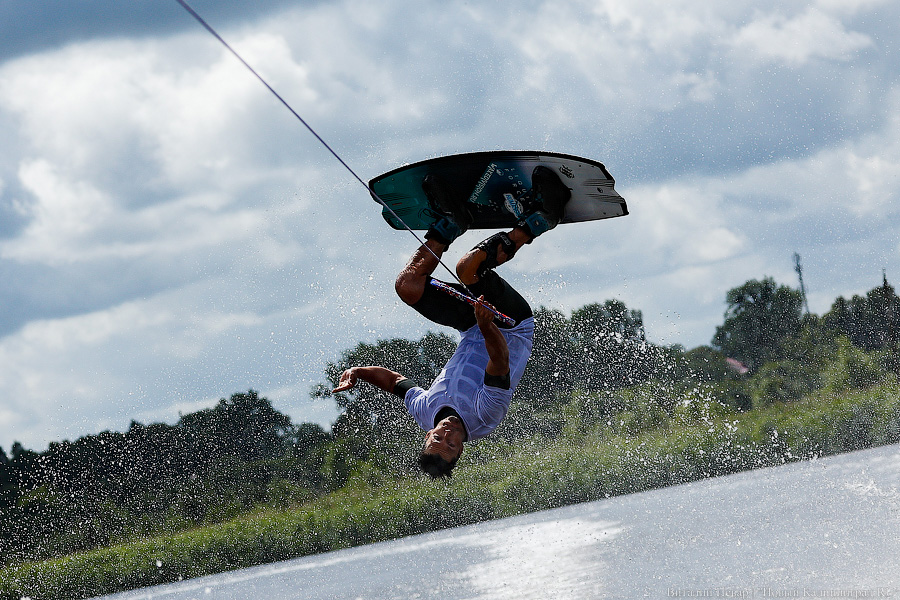 Фронтролл на Преголе: в Калининграде проходит первенство России по вейкбордингу (фото)