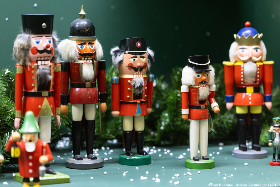 Символы Рождества и мир Гофмана: в Музее искусств открыли новогодний проект (фото)