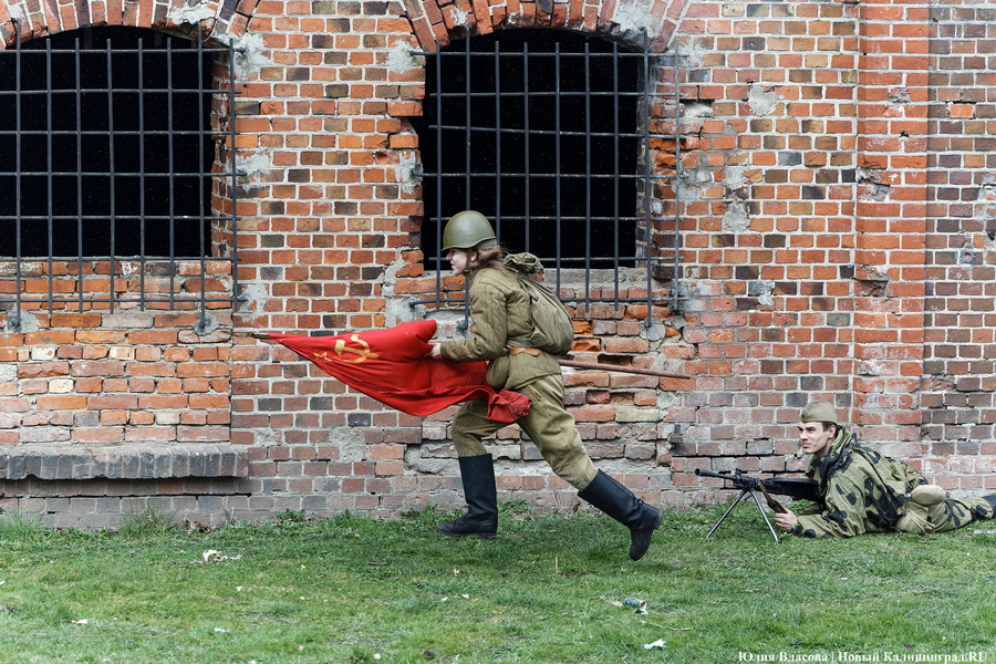 Двойной штурм: фоторепортаж с реконструкции взятия форта № 5 (фото)