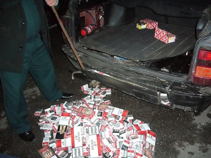 Житель Литвы пытался вывезти контрабандой 1,3 тыс пачек сигарет «для себя» (+фото)