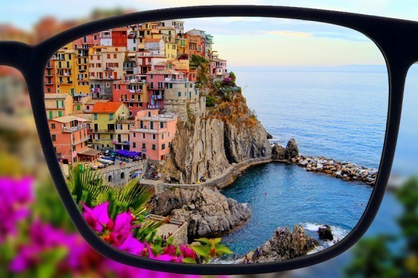 - 20% на очки с итальянской оправой: скидка действует только до 15 сентября