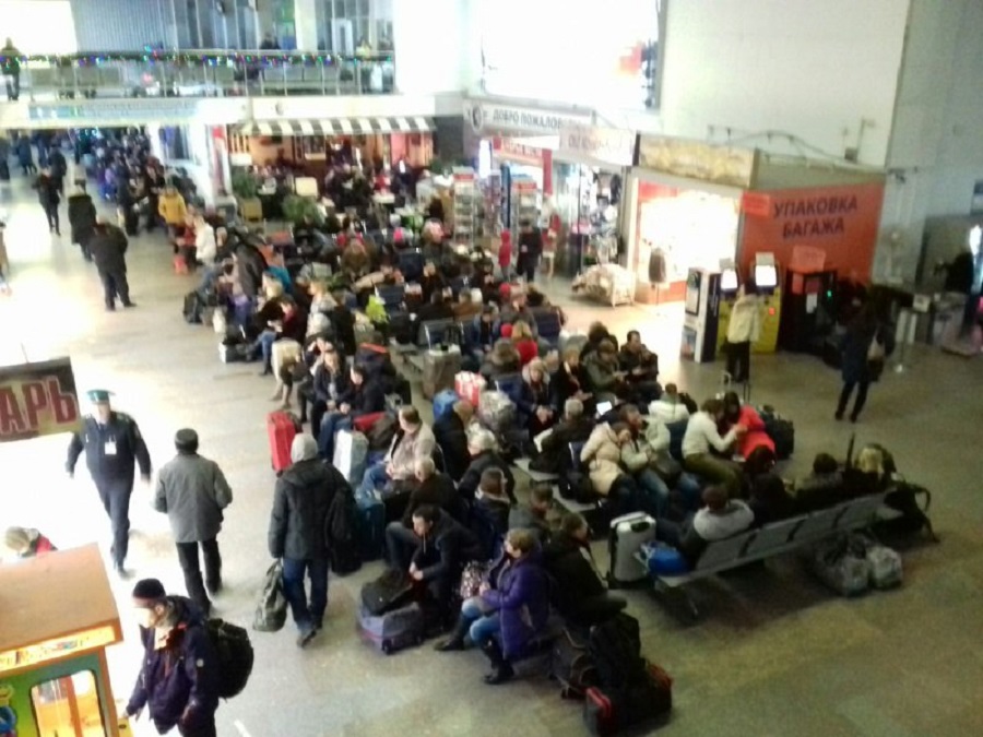 В «Храброво» затрудняются сказать, когда аэропорт возобновит работу (фото)