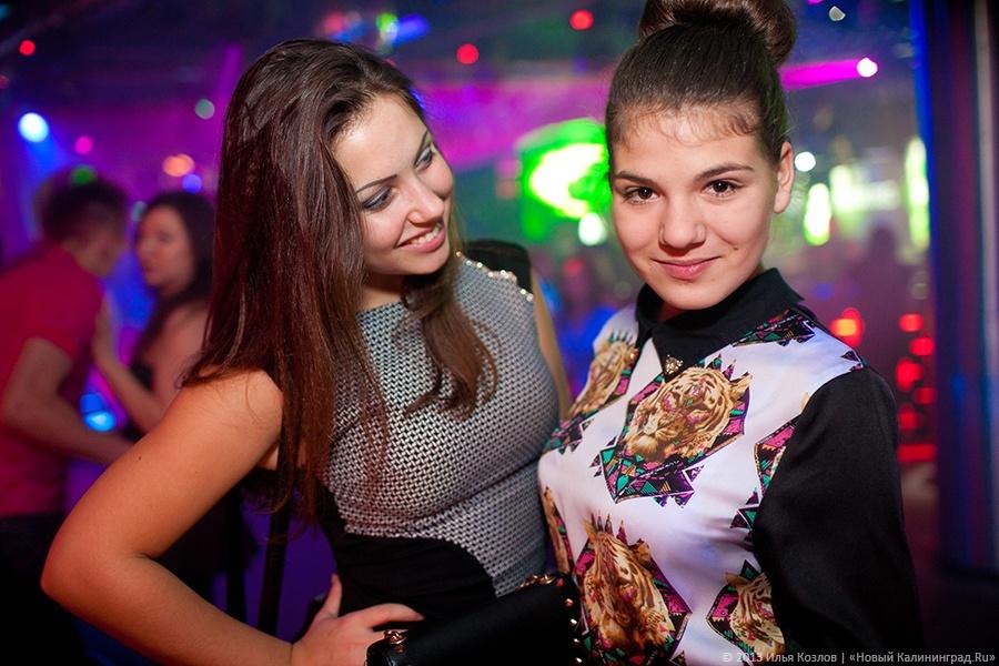 Рокабилли-хаус: фоторепортаж с выступления Drop the Lime в «Платинуме»