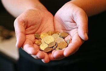 Депутаты решили не повышать зарплаты госслужащим