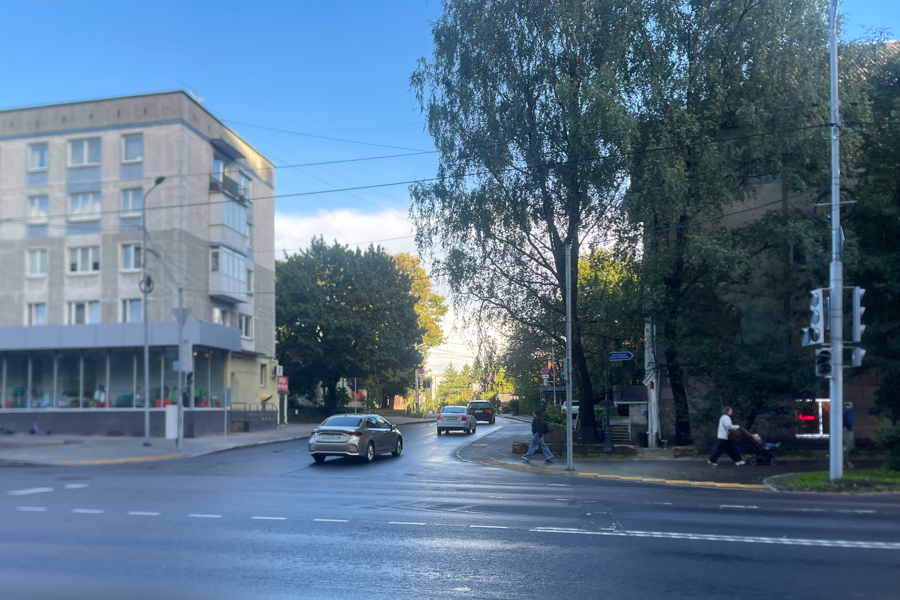 Подрядчик завершает реконструкцию перекрёстка Невского-Дадаева в Калининграде (фото)