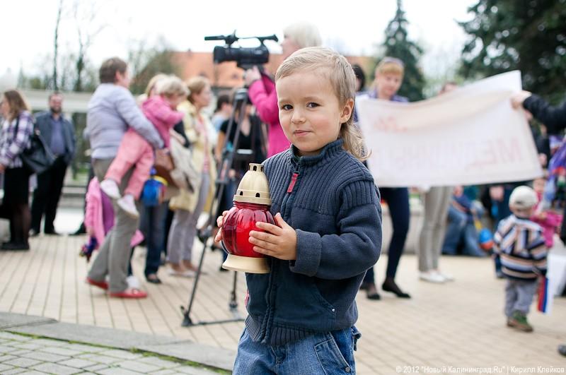«100 лампадок в память о маленьком Сереже»: фоторепортаж