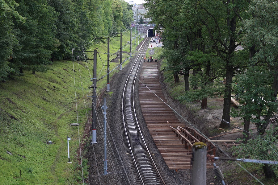 На Северном вокзале обустраивают временную платформу для будущей реконструкции (фото)