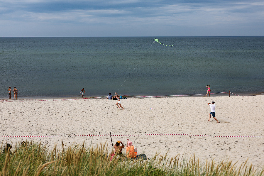 Отчего змеи летают как птицы: на Куршской косе провели фестиваль воздушных змеев (фото)