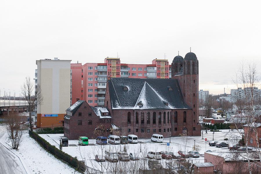 Автомастерская, фабрика, церковь: как строили и восстанавливали Кирху Креста на Острове