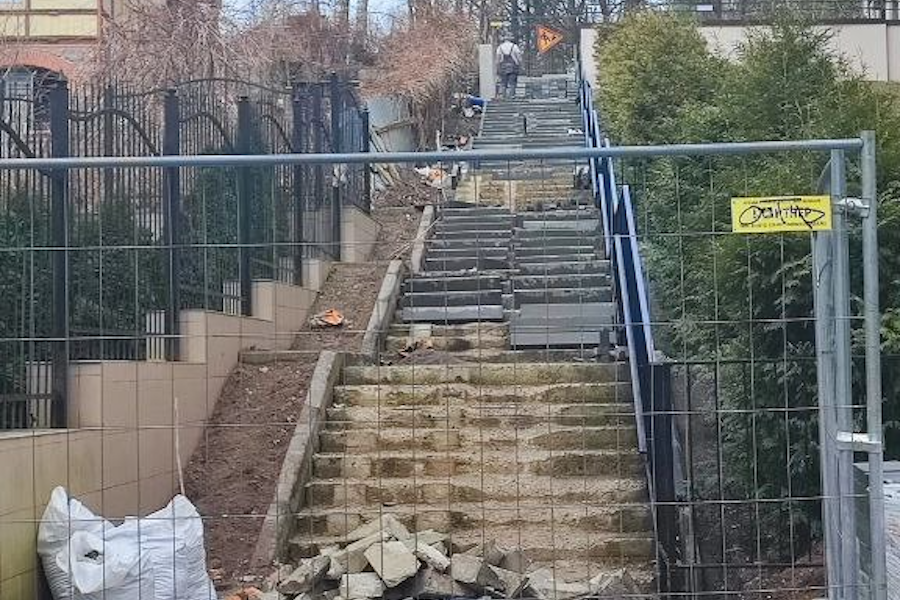 В Светлогорске начался ремонт опасной лестницы между улицами Некрасова и Горького (фото)