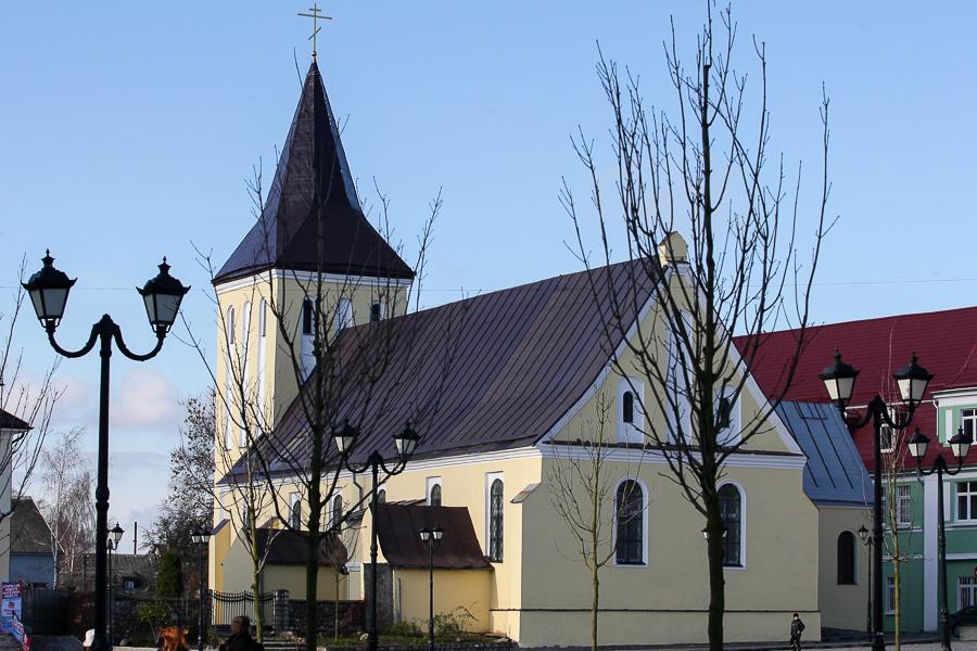 Ремонт и голуби: православный храм Святого Иоанна Предтечи в кирхе XVI века