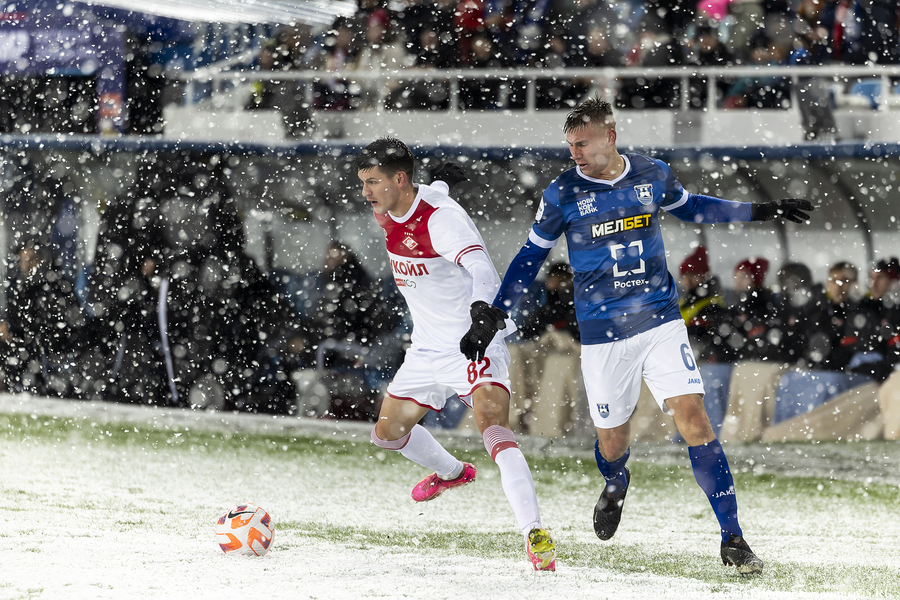«Не футбол, а регби»: снежный матч «Балтика» — «Спартак» в фотографиях