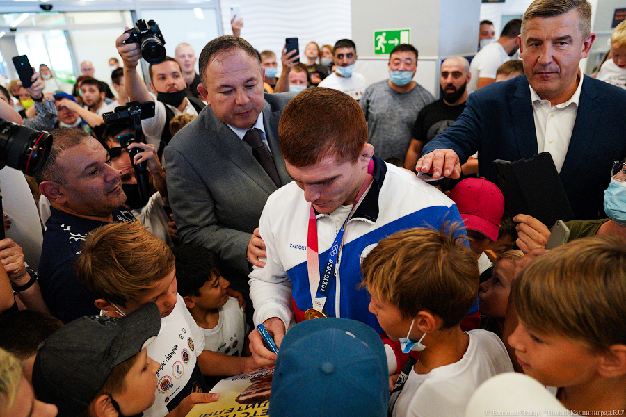 «Калининград приветствует победителя»: как Мусу Евлоева встречали в «Храброво» (фото)