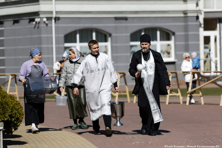 Великая суббота: в Кафедральном соборе освятили пасхальные угощения (фото)