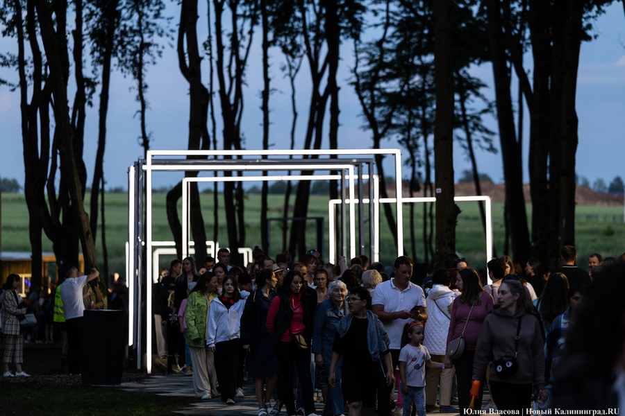 Яркая точка притяжения: как в Гурьевске открывали «Парк света» (фото)