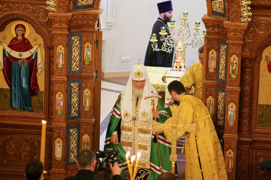 Александр вместо Татьяны: Патриарх Кирилл совершил малое освящение храма на ул. Невского