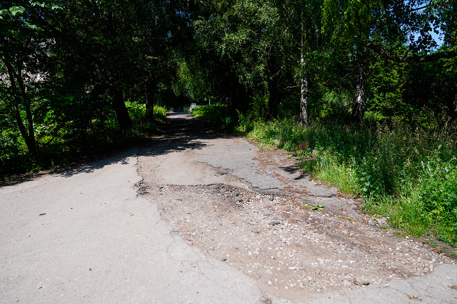 Усадьба разбитых окон: как выглядит Командный пункт 43-й армии перед реконструкцией (фото)