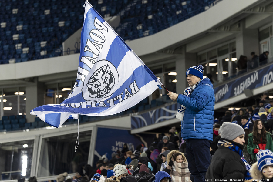 «Не футбол, а регби»: снежный матч «Балтика» — «Спартак» в фотографиях
