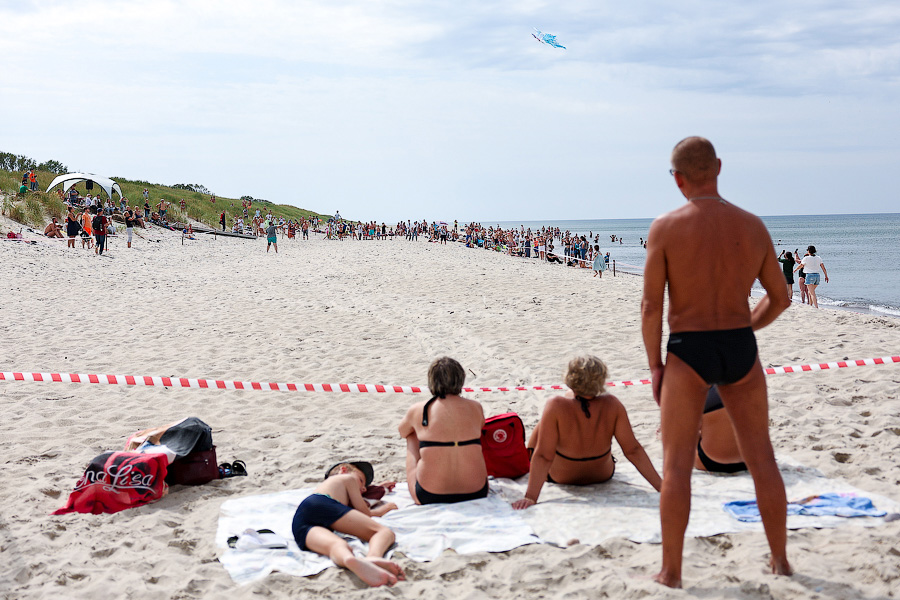 Отчего змеи летают как птицы: на Куршской косе провели фестиваль воздушных змеев (фото)