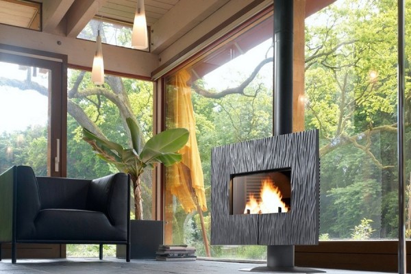 «Готовь телегу зимой», а камин — летом!