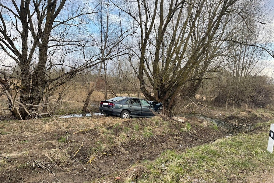 Водитель не помнит, что произошло: три человека пострадали в ДТП в Славске (фото)