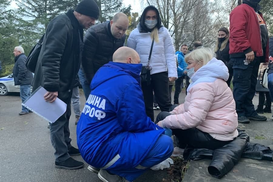 Минимум 8: что известно о пострадавших после инцидента с автомобилем в Холмогоровке
