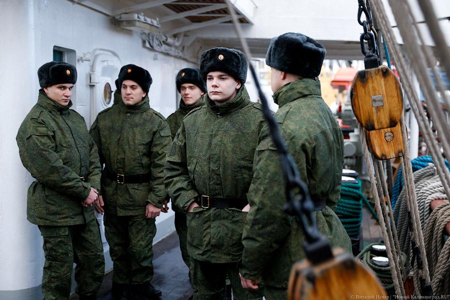 Кремлёвская рать: призывники из Калининграда отправились в Президентский полк