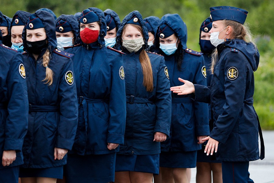 Коронавирусная репетиция: как пешие расчеты готовились к параду в Чкаловске