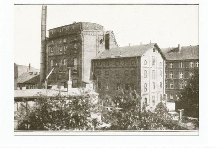 Из стекла и бетона: в Советске вековое здание сносят для строительства торгового комплекса