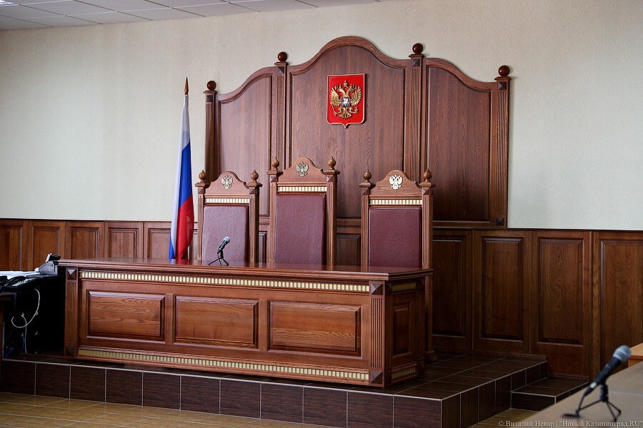 В Калининграде осужден мошенник, «продлявший» патенты для иностранцев