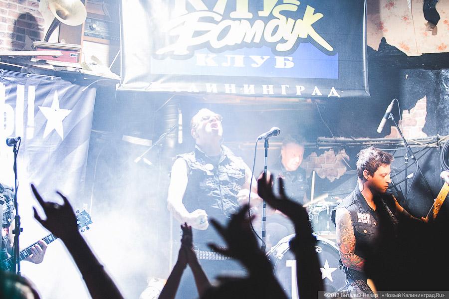 Без инсектицидов: в клубе «Кури Бамбук» дала концерт группа «Тараканы!»