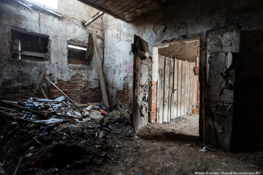 После 30 лет разрушений: в Железнодорожном готовятся к восстановлению фахверковых складов (фото)