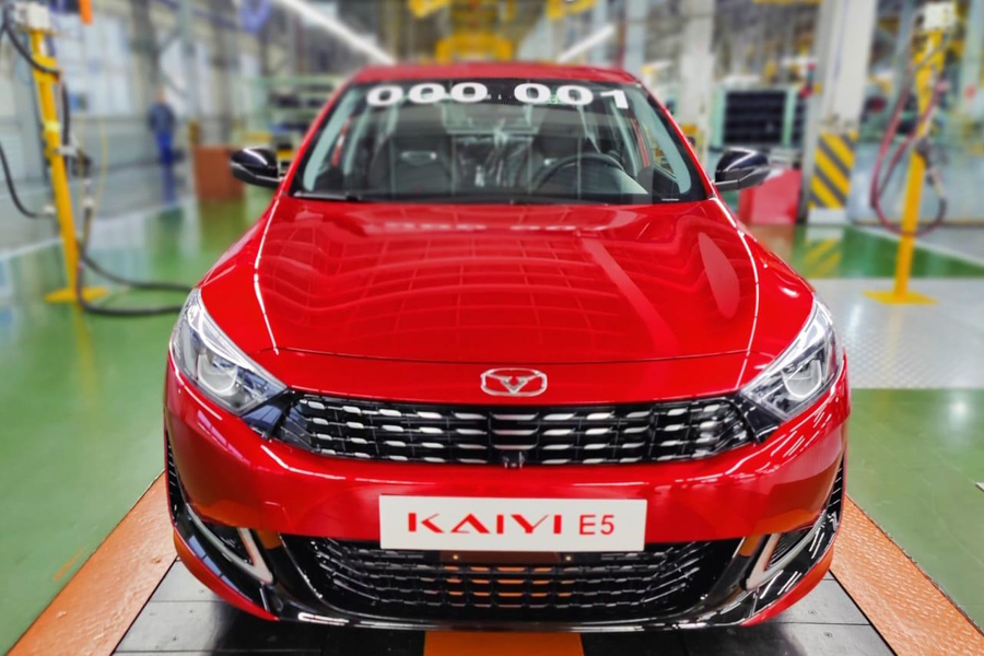 Китайская Kaiyi назвала стоимость седана, который собирают на «Автоторе»