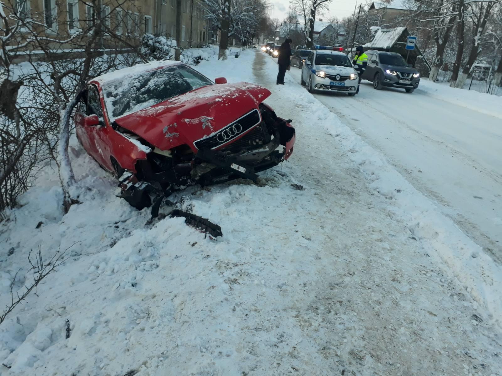 В Немане несовершеннолетняя пассажирка «Ауди» пострадала в ДТП