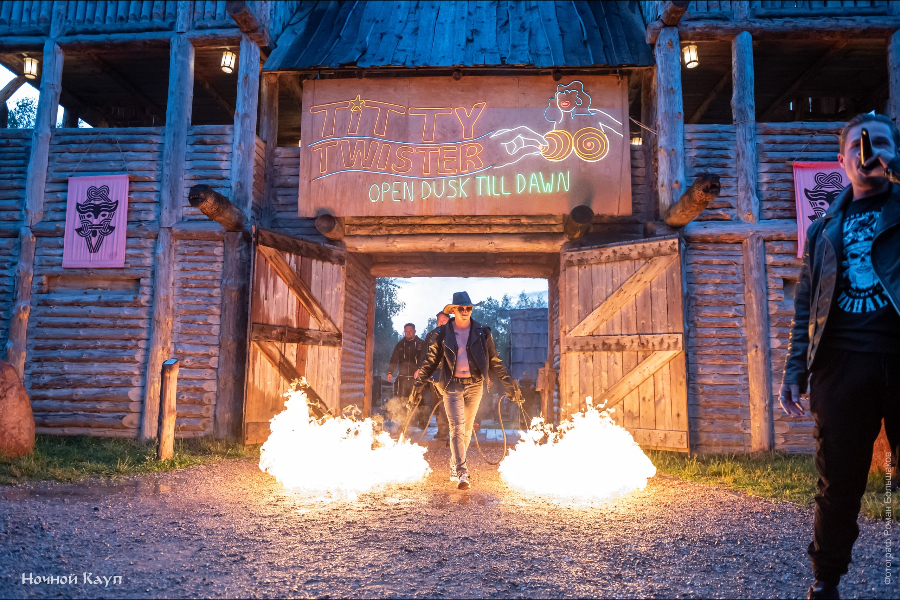 Штраф за секс-игрушки: суд признал БДСМ нетрадиционной сексуальной практикой