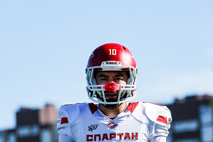 Пролёт «Ястребов»: как в Калининграде сыграли в американский футбол (фото)