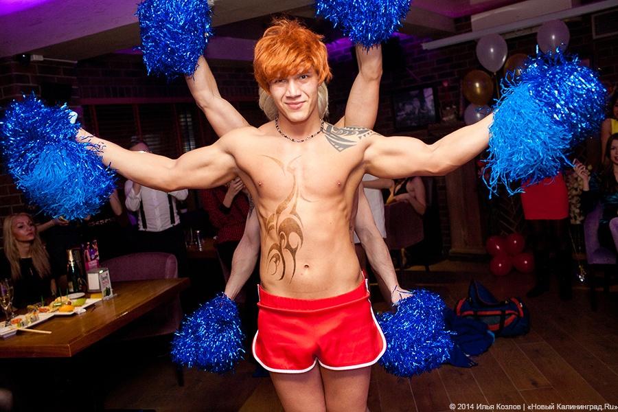 Только для девушек: белорусские стриптизёры «раскачали» «Stereo Cafe»