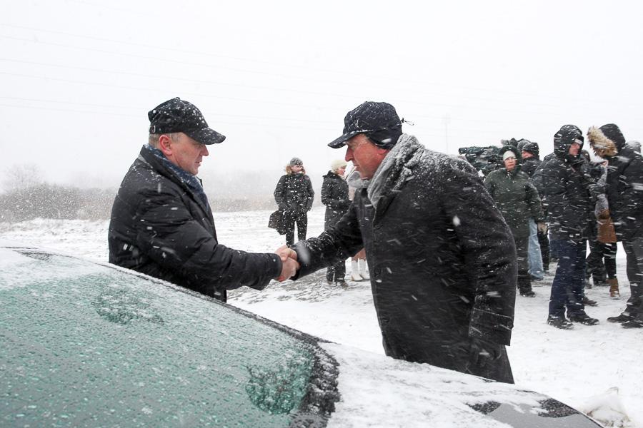 «Хоть что-то строится в срок»: Цуканов оценил дорожные работы на Сельме