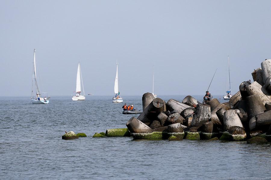 В Калининградском заливе потеряла ход лодка с людьми