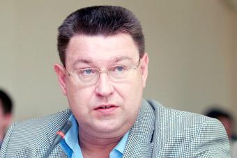 Глава Горсовета пригрозил депутату Трофимову за «шприцы на трибуне» лишением слова