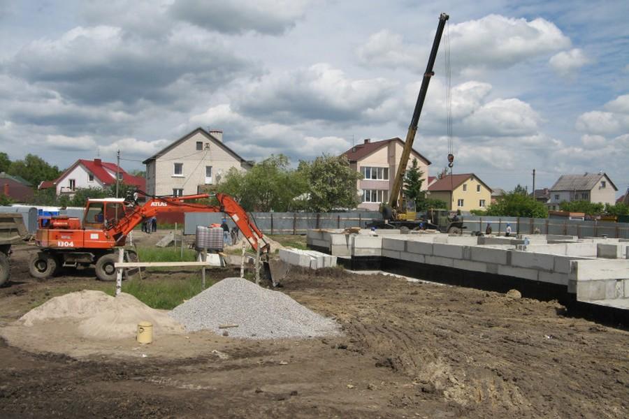 Рядом с аэродромом «Девау» началось незаконное строительство коттеджей (+фото)
