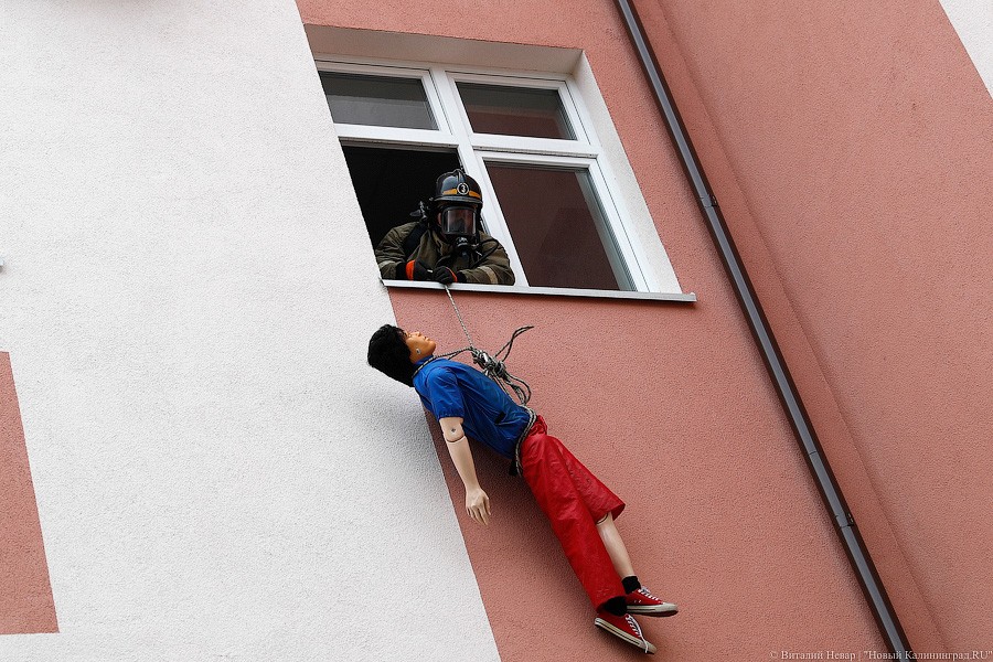 Полеты наяву: сотрудники МЧС «потушили» отделение микрохирургии глаза