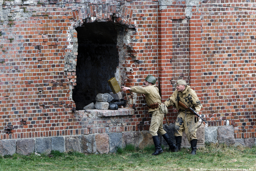 Двойной штурм: фоторепортаж с реконструкции взятия форта № 5 (фото)