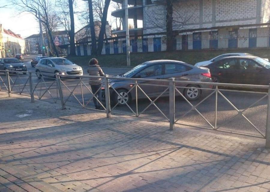 Калининград с утра встал в 9-балльных пробках из-за гололеда и ДТП (фото)