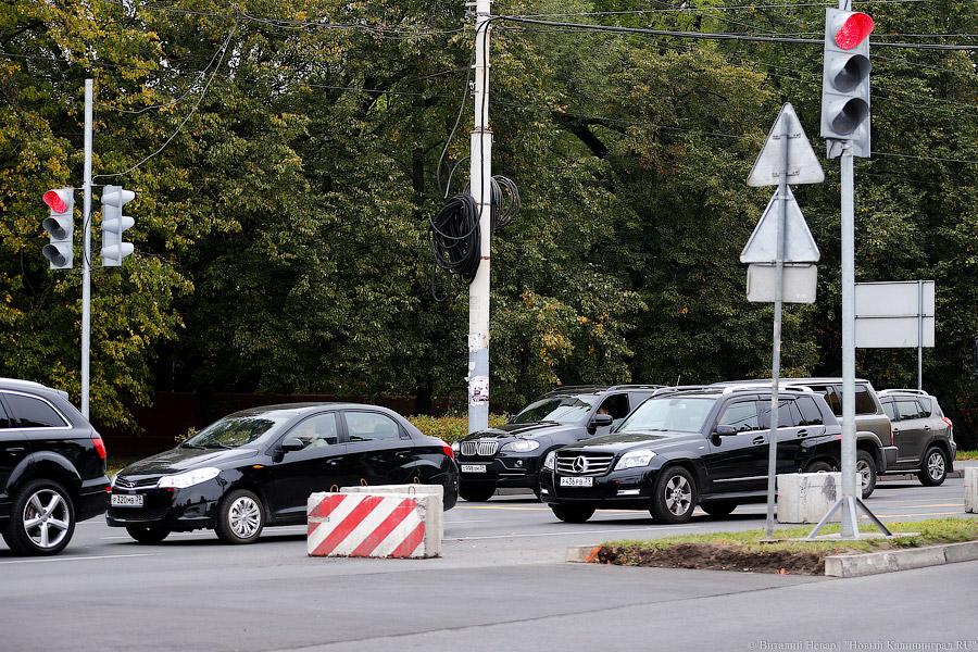 Пробки по центру: новая схема движения вызвала заторы на площади Василевского