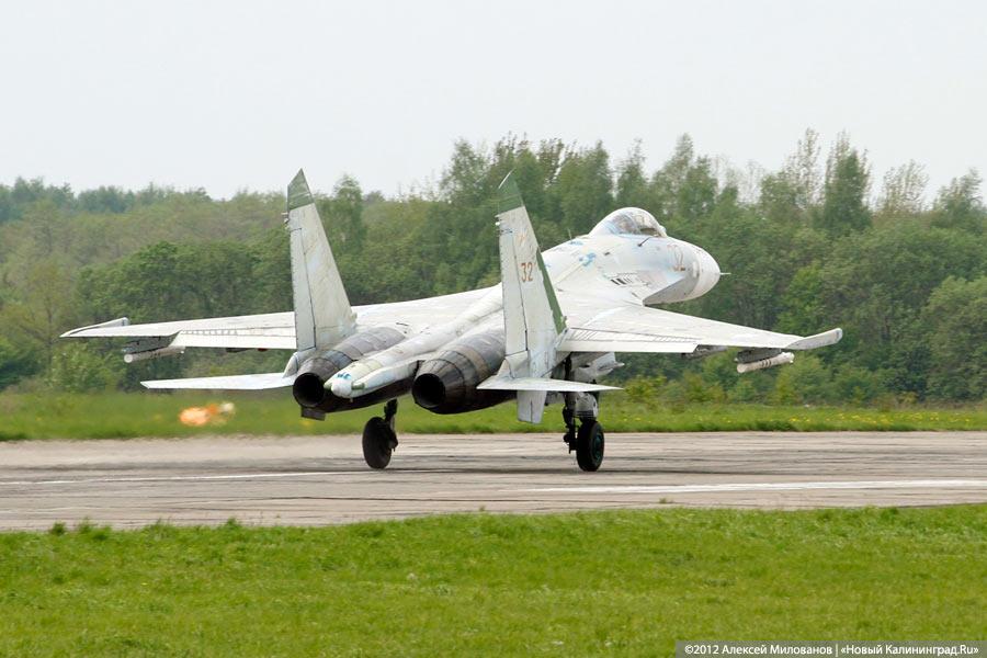 «Учёба в небе»: фоторепортаж с тренировочных полётов Су-27