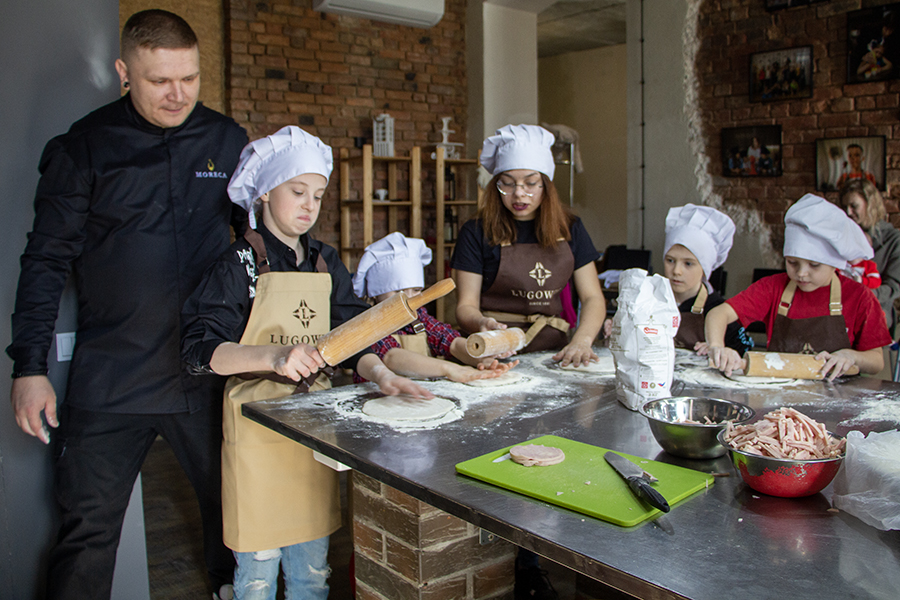 Пиццеёж и азот для мороженого: как в усадьбе Луговен учили детей кулинарии (фото)